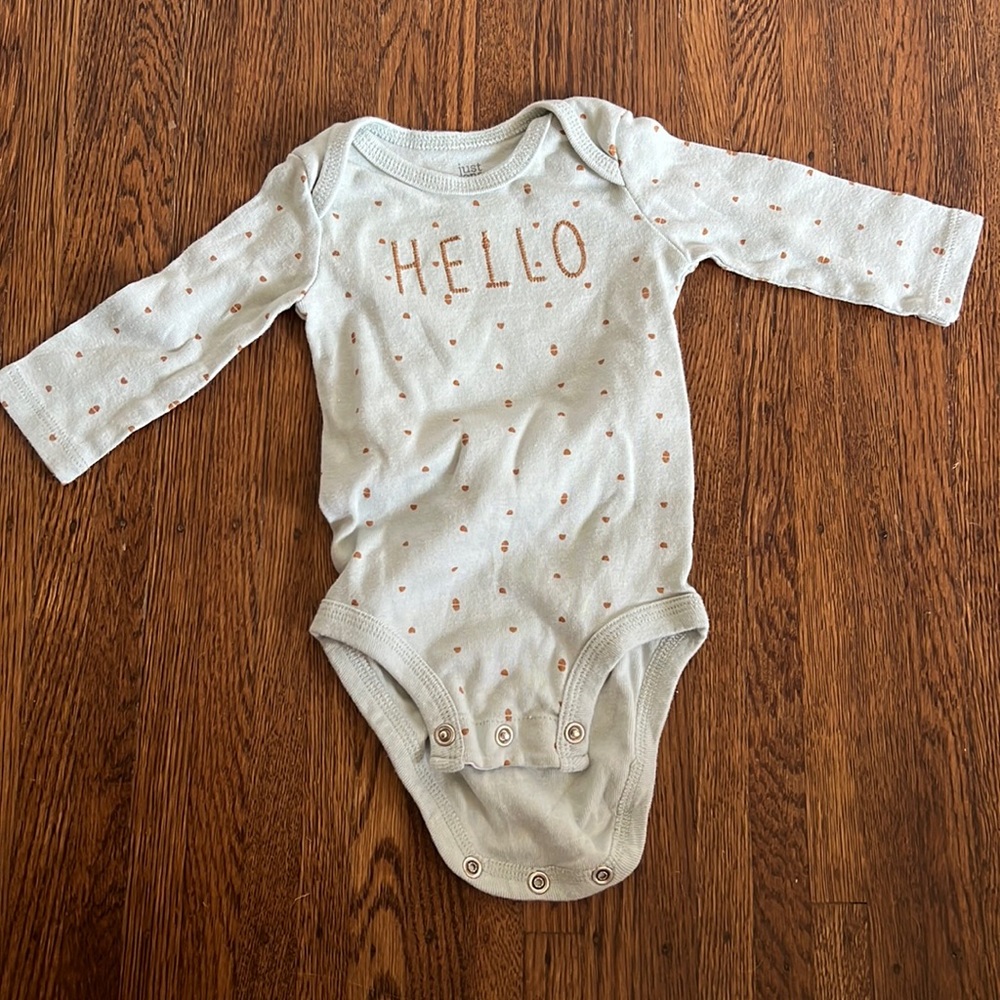 Spotted Long sleeve onesie